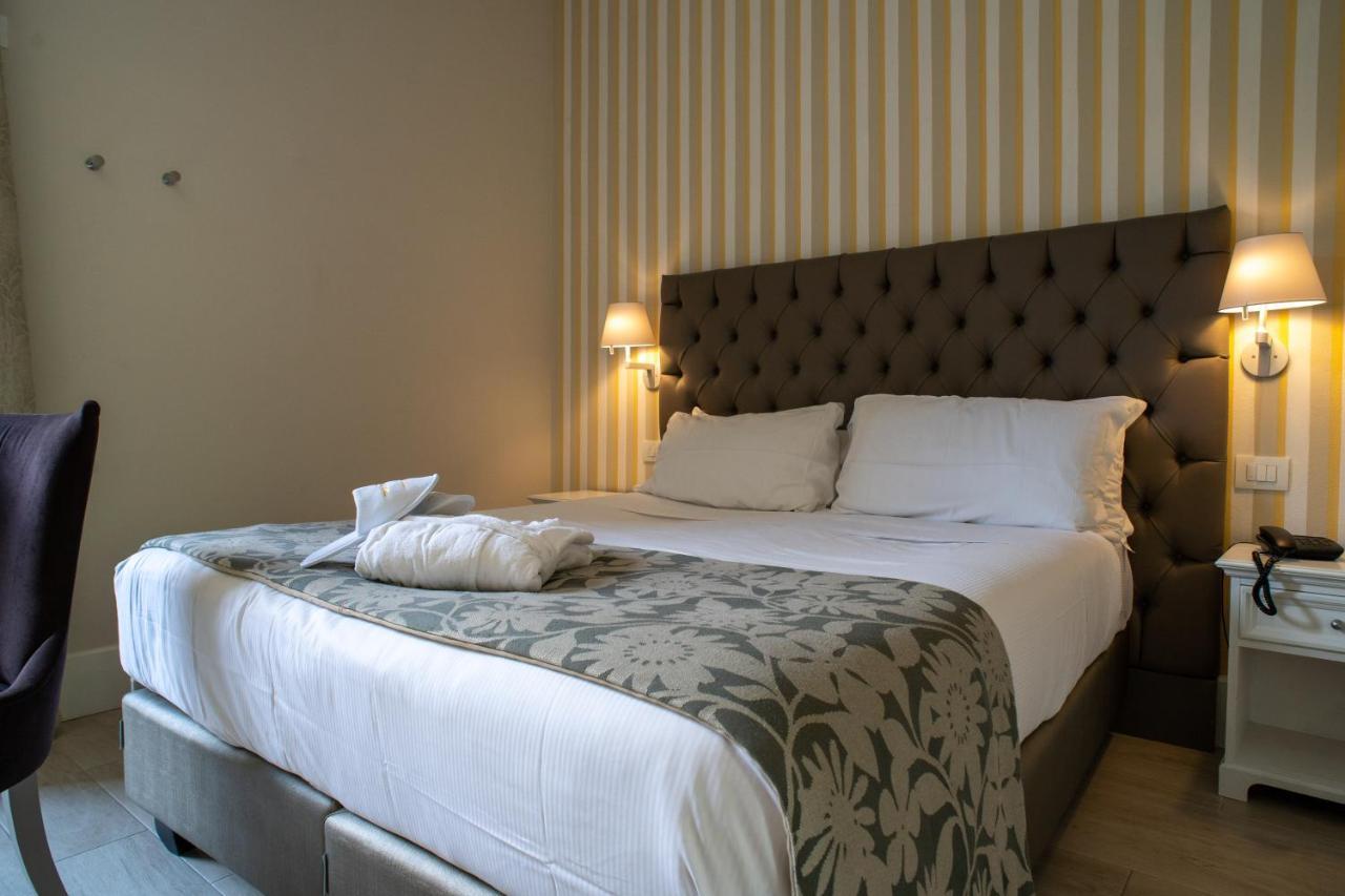 Park Hotel Italia カンネロ・リヴィエーラ エクステリア 写真